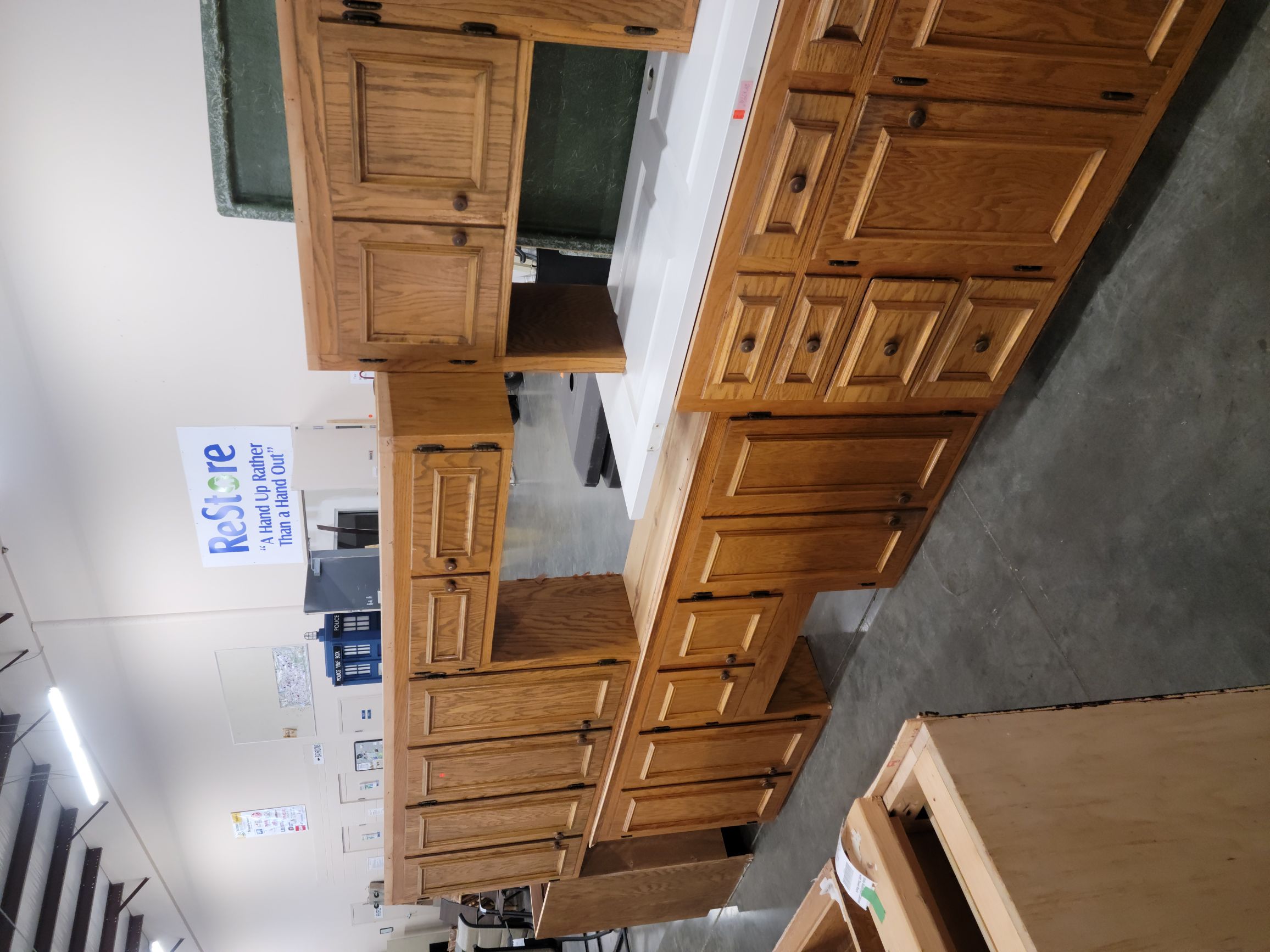 Habitat for Humanity of Sumner County ReStore Oak Set