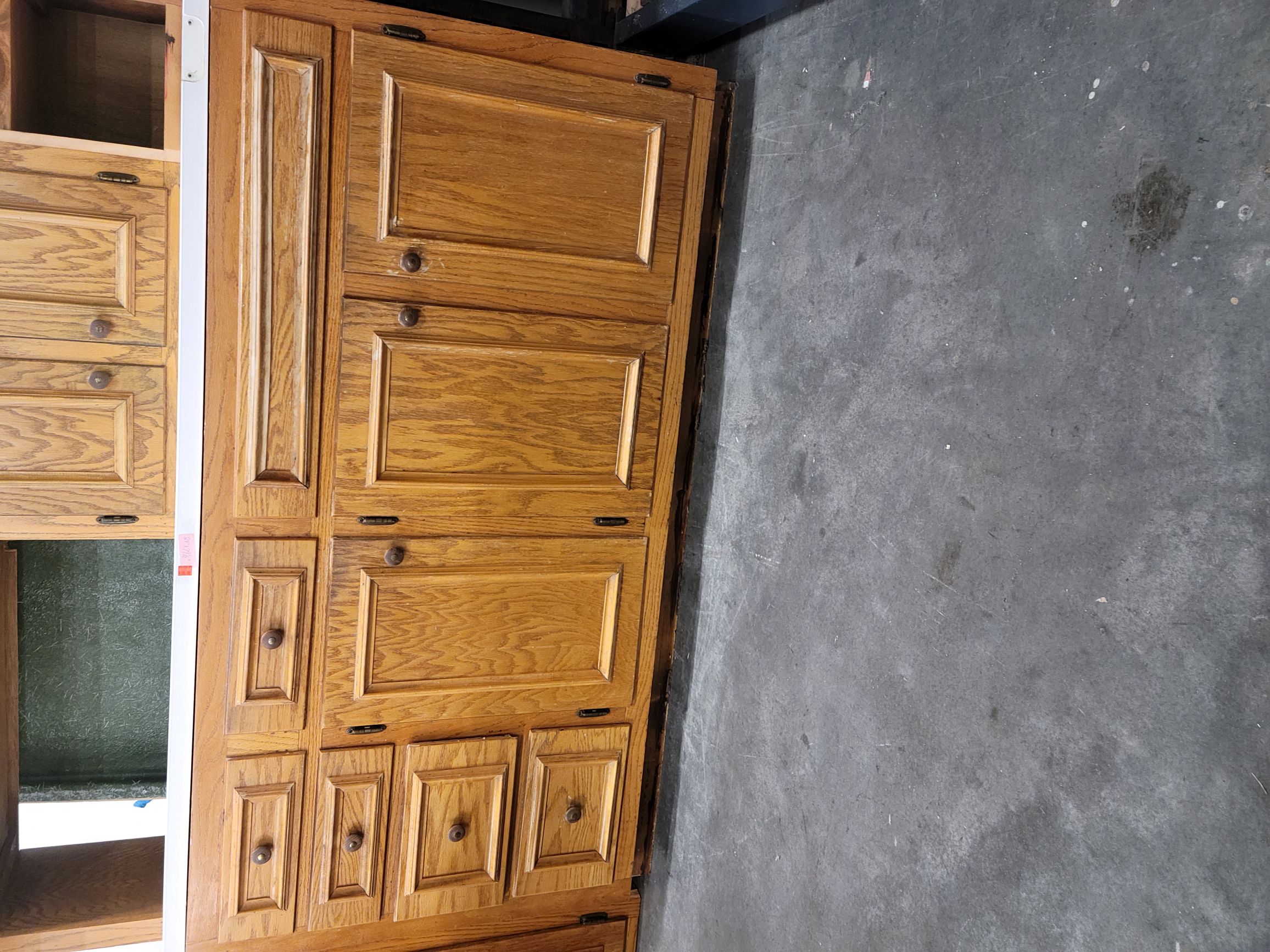 Habitat for Humanity of Sumner County ReStore Oak Set