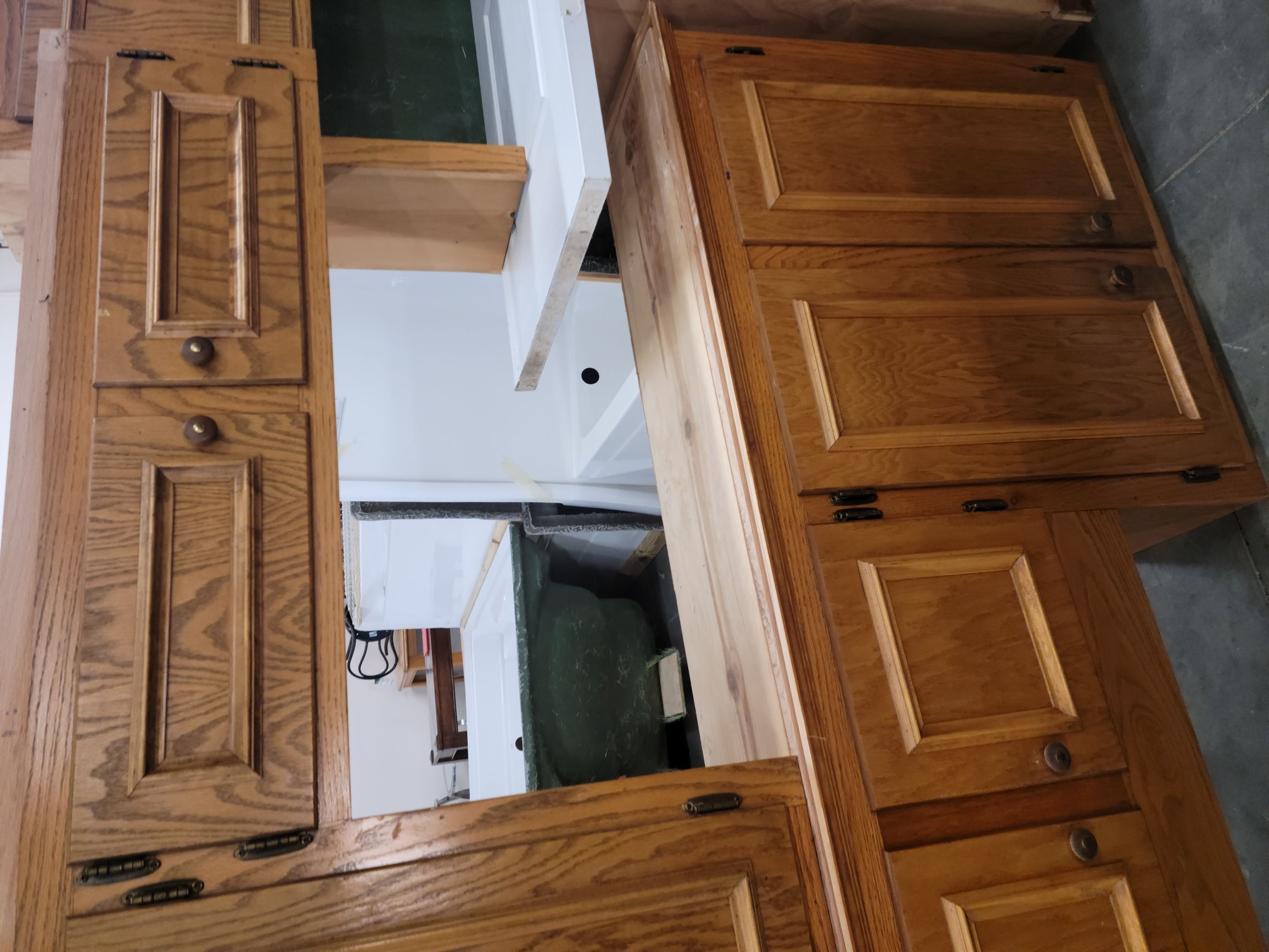 Habitat for Humanity of Sumner County ReStore Oak Set