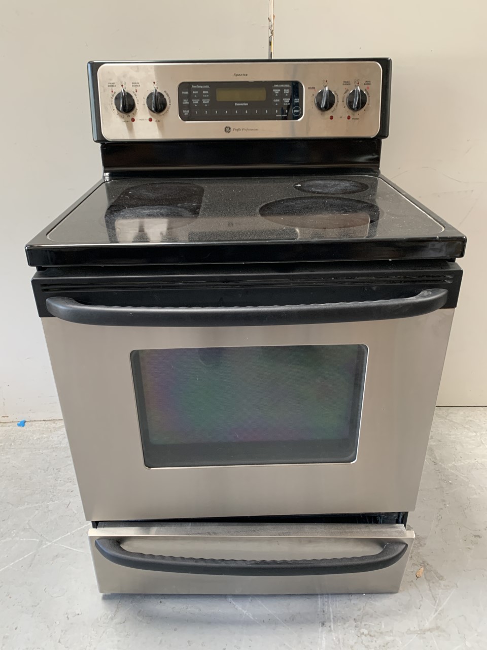 San Diego ReStore GENTLY USED GE Electric Stove