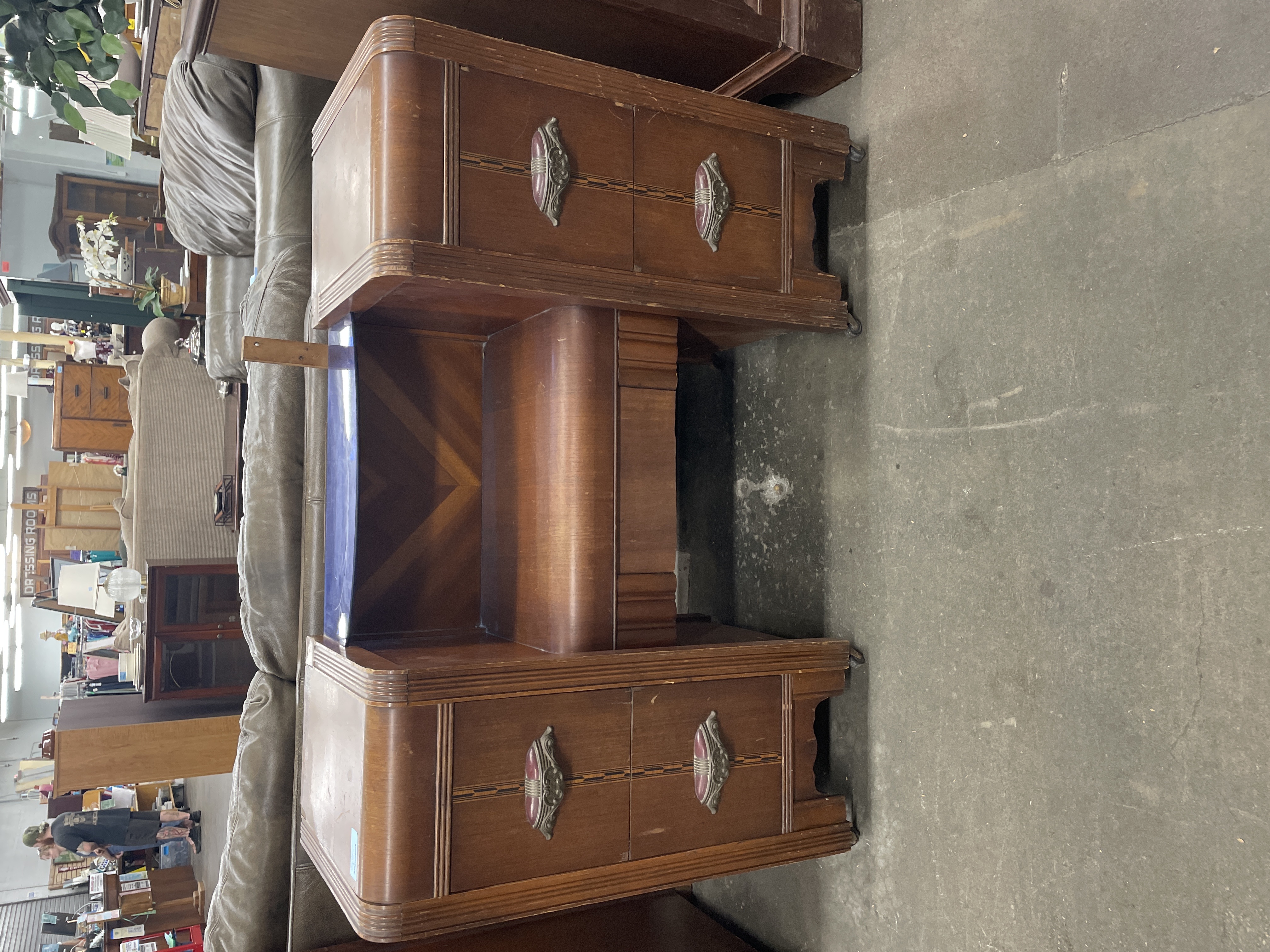Reuse Vintage 1930s Art Deco Makeup Vanity