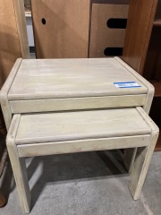 Set of 2 Nesting End Tables