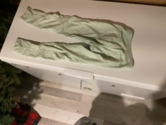 Thing?? * Silly item?? * boo??