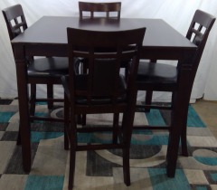 Table + 4 Chairs