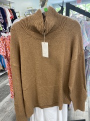 a.new day caramel sweater M