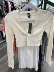 wild fable white v-neck crop top xs