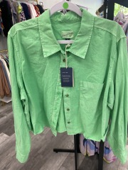 universal thread green buuton up top XXL