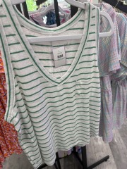 Shirts, sweaters - Women - M