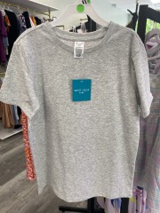 kids west loop grey tshirt M