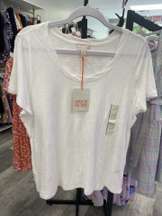 knox rose white t-shirt M