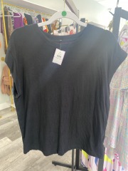 Shirts, sweaters - Women - M