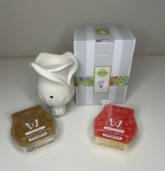 Scentsy Tea Rose Plug-In Mini Wax Warmer w\/ Wax Bars