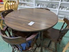 Round Pine Table\/4 chairs