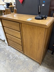 4 Drawer Dresser\/side door