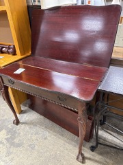 Folding\/Expandable MahoganyDining Rm Table