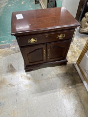 Walnut 1 Drawer Nightstand
