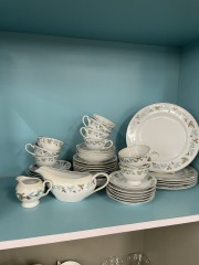 Vintage Leaf Trim Fine China (Set of 44)