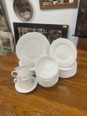 Pfaltzcraft White Dishware (Set of 25)