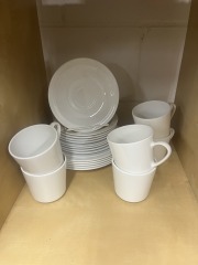 Centura Dishware (Set of 22)