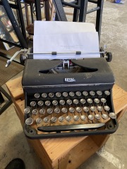 Vintage Royal Companion Typewriter (Works Well)