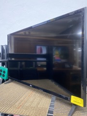 The LG 32\