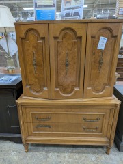 Traditional Armoire w 2 Drawers