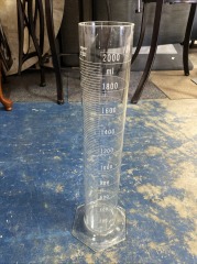 Pyrex 2000 ml Graduated Cylinder Lab Glass