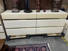 Italian lacquered dresser