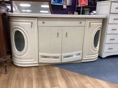 ITALIAN MADE MID-CENTURY BEIGE LACQURED SIDEBOARD W\/ 4 DOORS AND DRAWER