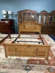 Light Wood Country Style Queen Bed Frame