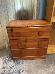 Cute Square Knobs Three Drawer Dresser