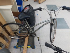 GREY AIRSTREAM GT 21 SPD. BIKE