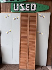 Louvre Bi-fold Closet Door 23\