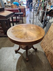 LIGHT BROWN ROUND ANTIQUE SIDE TABLE