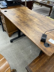 Standing desk