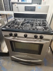 Frigidaire Black Stainless Gas Oven \/ Stove