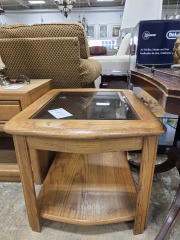 Oak w Glass Top End Table