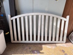 Arched Fence Section 71 x 38