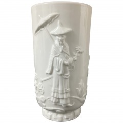 Fenton \u201cEmpress\u201d Milk Glass Vase