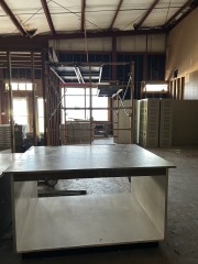 Retail Style Work Bench 5ft x 4ft x 34 1\/2 Inch (2 of 2)