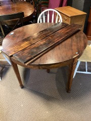 Circle Table
