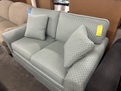 LOVESEAT