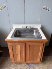 Lower Cabinet with Sink 31 3\/4\