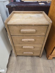 SMALL OAK 3 DRAWER DRESSER 19\