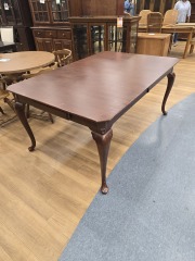 MEDIUM BROWN QUEEN ANNE DINING TABLE W\/ 2 DRAWERS
