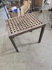WOODEN OUTDOOR LATTICE TOPPED TABLE
