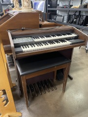 The Viscount RBX 950 Organ