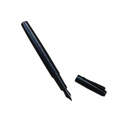 2579R3 | FREDERICK & F\u00d6LSH The Marksman Sleek Black Fountain Pen | BLACK