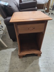 VINTAGE SOLID HARDWOOD 1 DRAWER NIGHT TABLE