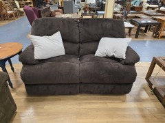 CHOCOLATE BROWN CORDAROY POWER RECLINING LOVESEAT (TESTED)